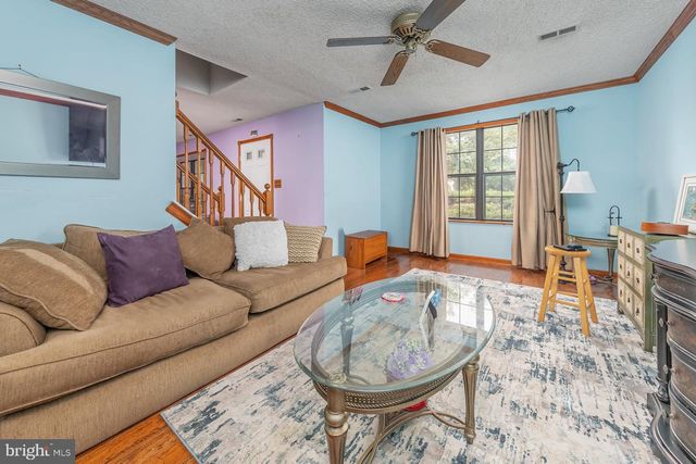 18 INNSBRUCK DR, Sicklerville, NJ 08081
