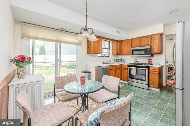 18 INNSBRUCK DR, Sicklerville, NJ 08081