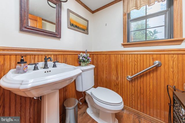 18 INNSBRUCK DR, Sicklerville, NJ 08081