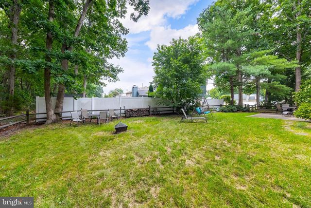 18 INNSBRUCK DR, Sicklerville, NJ 08081