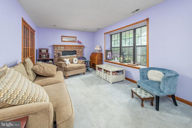 18 INNSBRUCK DR, Sicklerville, NJ 08081