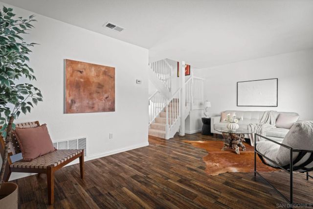 9404 Carlton Oaks Dr D, Santee, CA 92071