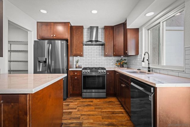 9404 Carlton Oaks Dr D, Santee, CA 92071