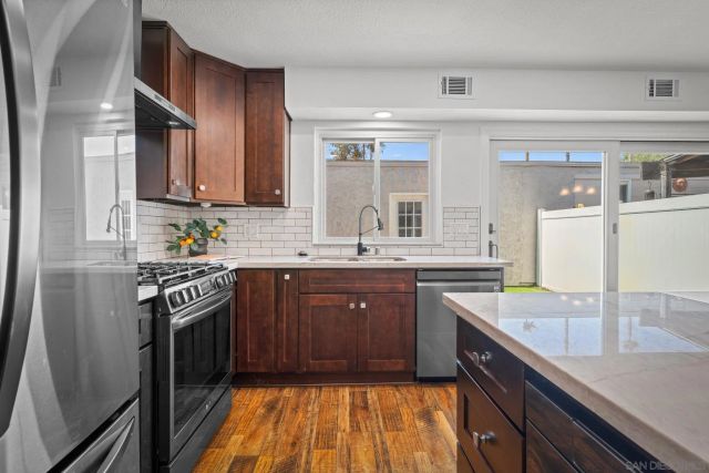 9404 Carlton Oaks Dr D, Santee, CA 92071