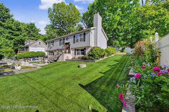 Crocus Drive, Smithfield Twp, PA 18301