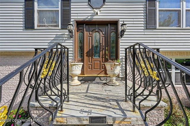 Crocus Drive, Smithfield Twp, PA 18301