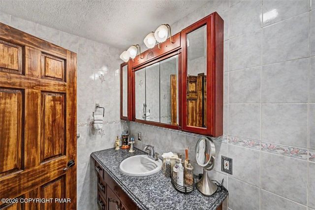 Crocus Drive, Smithfield Twp, PA 18301