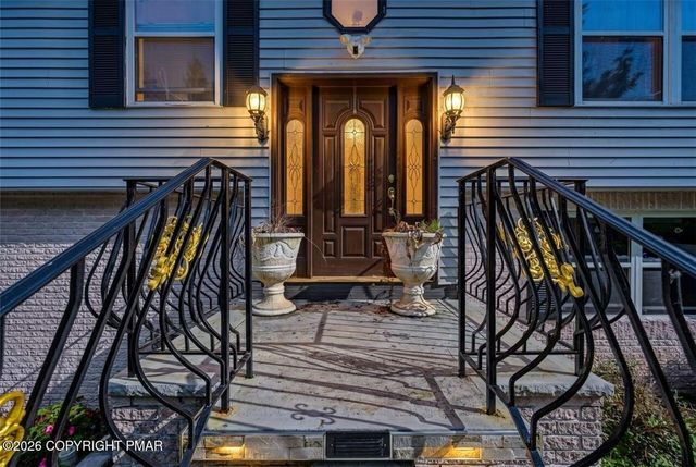 Crocus Drive, Smithfield Twp, PA 18301