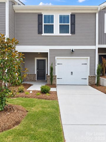 9024 Foggy Brook Loop, Charlotte, NC 28216
