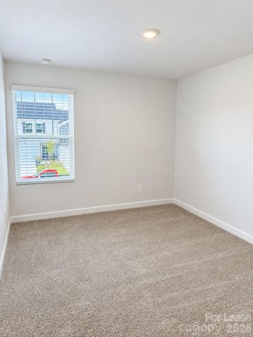 9024 Foggy Brook Loop, Charlotte, NC 28216