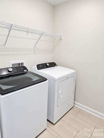 9024 Foggy Brook Loop, Charlotte, NC 28216