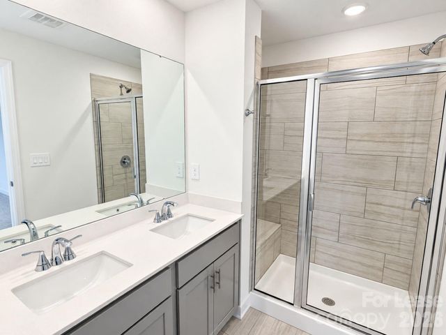 9024 Foggy Brook Loop, Charlotte, NC 28216