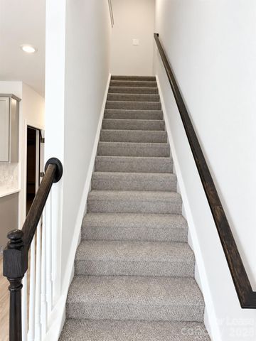 9024 Foggy Brook Loop, Charlotte, NC 28216