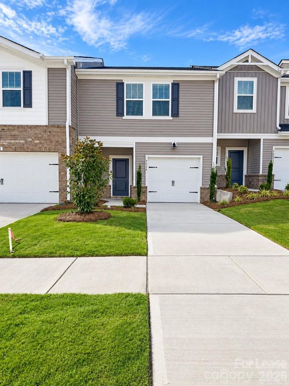 9024 Foggy Brook Loop, Charlotte, NC 28216