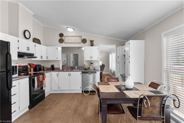 6004 Aaron Lane, Hamptonville, NC 27020