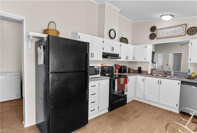 6004 Aaron Lane, Hamptonville, NC 27020