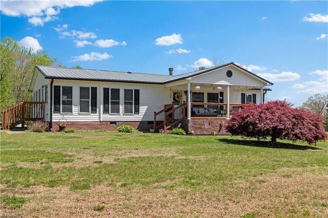 6004 Aaron Lane, Hamptonville, NC 27020