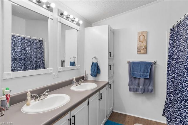 6004 Aaron Lane, Hamptonville, NC 27020