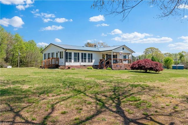 6004 Aaron Lane, Hamptonville, NC 27020