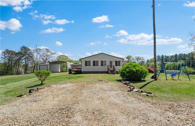 6004 Aaron Lane, Hamptonville, NC 27020