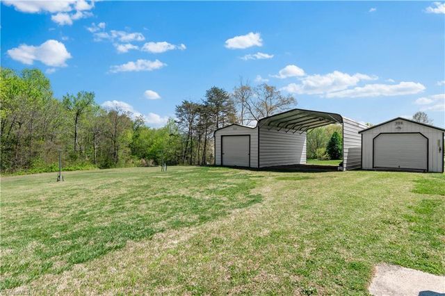 6004 Aaron Lane, Hamptonville, NC 27020