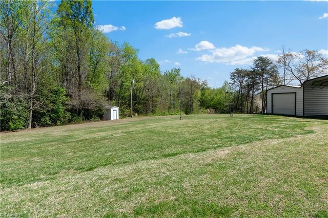 6004 Aaron Lane, Hamptonville, NC 27020