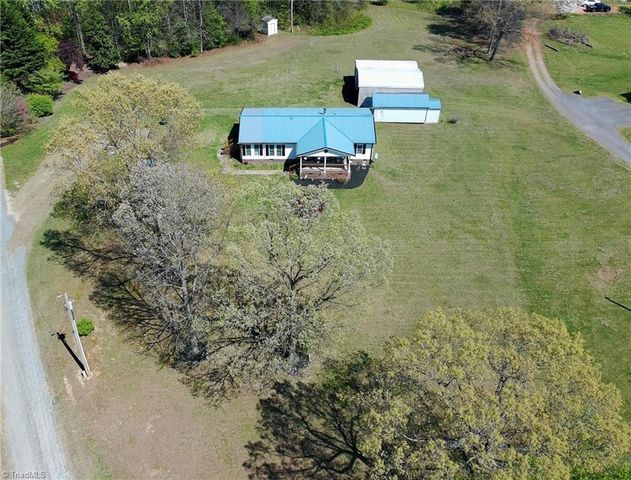 6004 Aaron Lane, Hamptonville, NC 27020