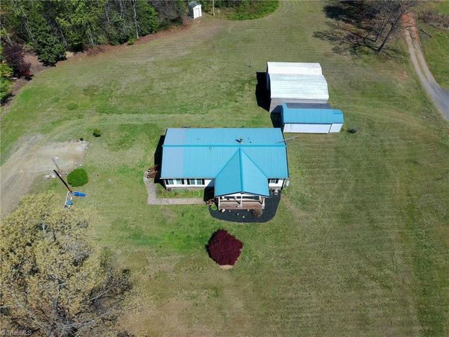 6004 Aaron Lane, Hamptonville, NC 27020
