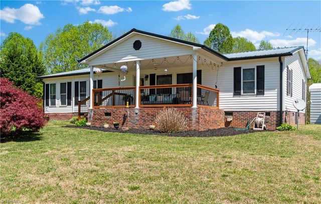 6004 Aaron Lane, Hamptonville, NC 27020
