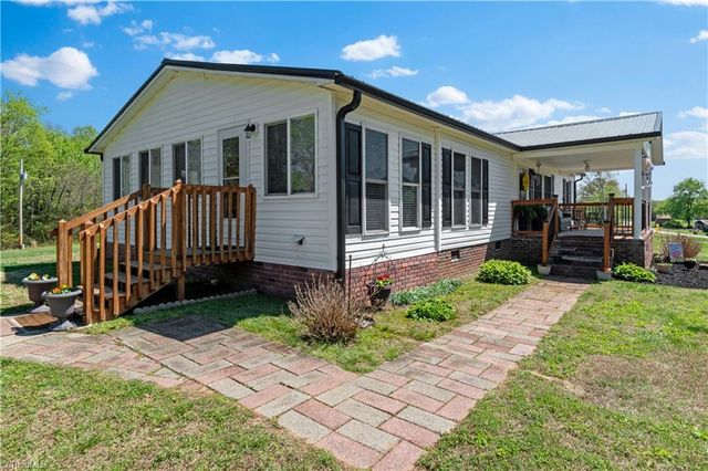 6004 Aaron Lane, Hamptonville, NC 27020