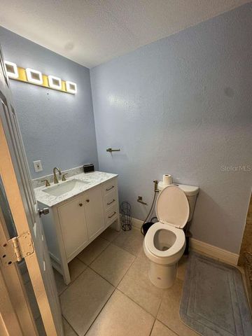 2593 38TH AVENUE N B, St Petersburg, FL 33713