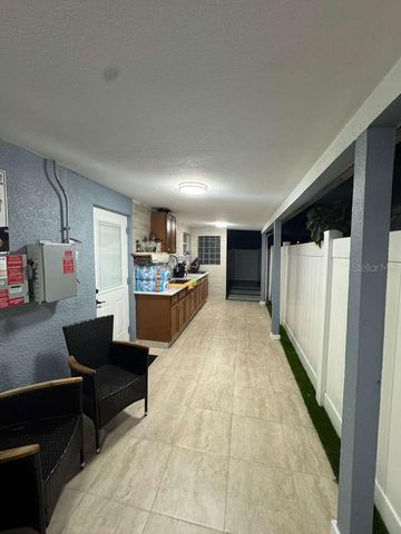 2593 38TH AVENUE N B, St Petersburg, FL 33713