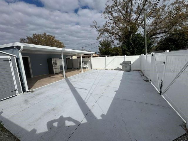 2593 38TH AVENUE N B, St Petersburg, FL 33713