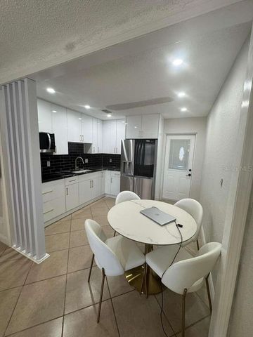 2593 38TH AVENUE N B, St Petersburg, FL 33713