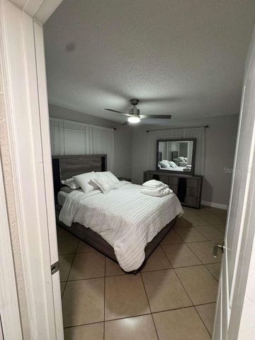 2593 38TH AVENUE N B, St Petersburg, FL 33713