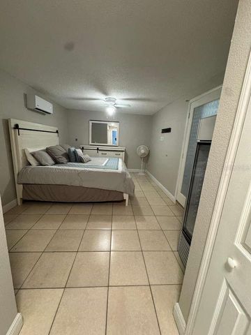 2593 38TH AVENUE N B, St Petersburg, FL 33713