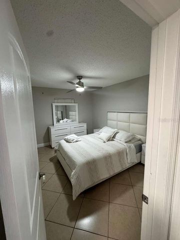 2593 38TH AVENUE N B, St Petersburg, FL 33713