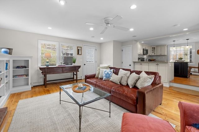 23 Mayflower Ln, Duxbury, MA 02332