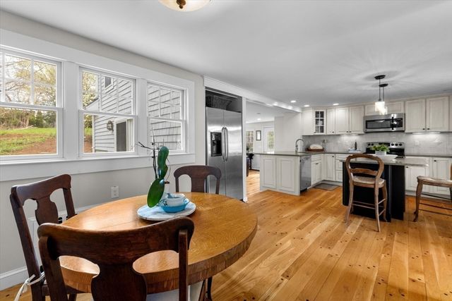 23 Mayflower Ln, Duxbury, MA 02332
