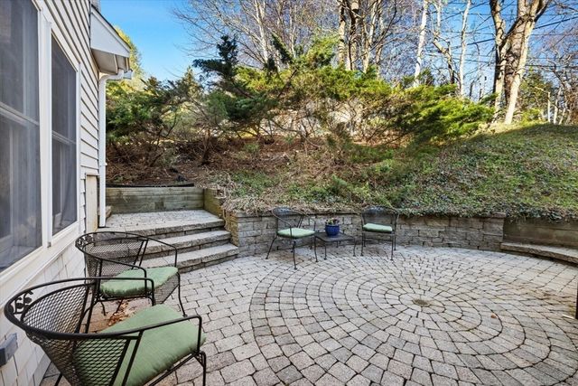 23 Mayflower Ln, Duxbury, MA 02332