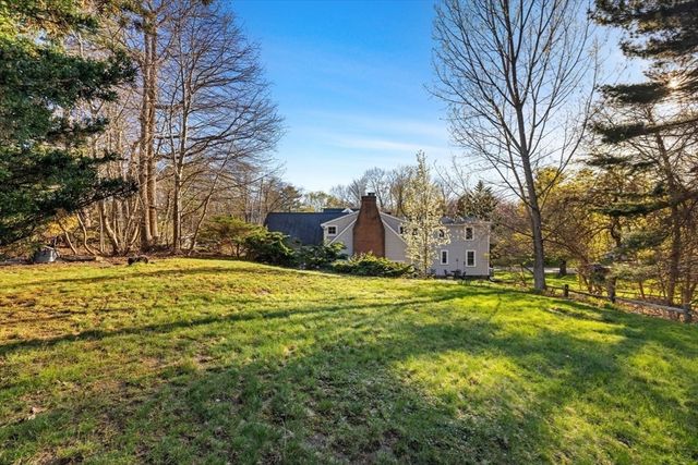 23 Mayflower Ln, Duxbury, MA 02332