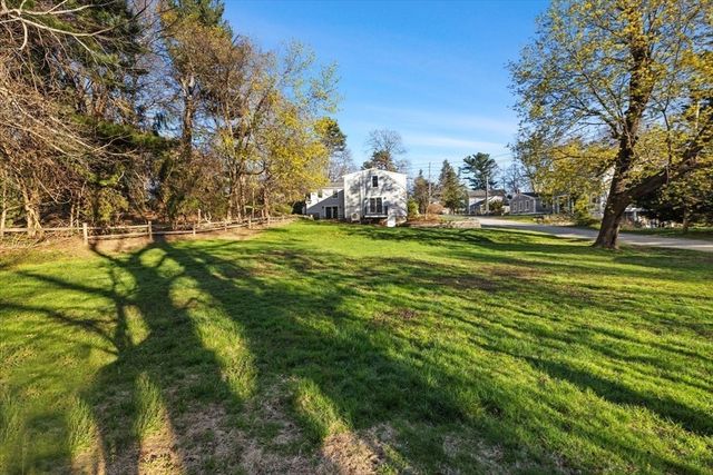 23 Mayflower Ln, Duxbury, MA 02332