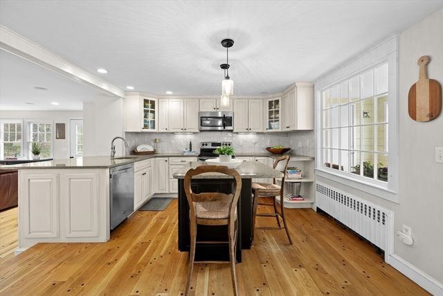 23 Mayflower Ln, Duxbury, MA 02332