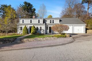 23 Mayflower Ln, Duxbury, MA 02332