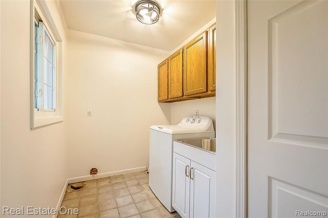 12909 Haven Drive, South Lyon, MI 48178
