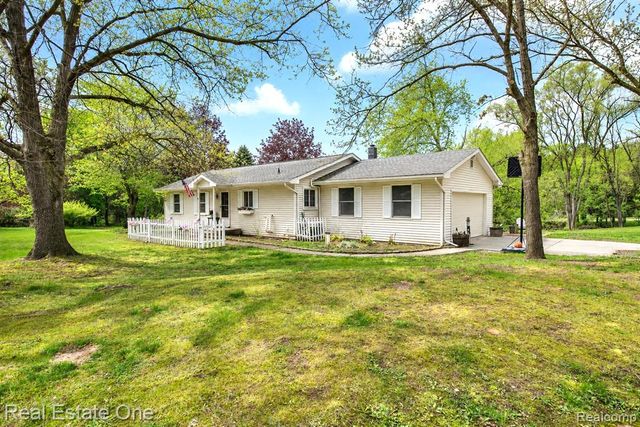12909 Haven Drive, South Lyon, MI 48178