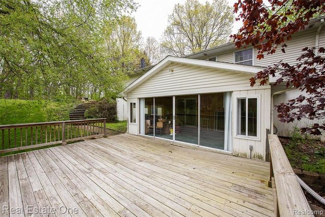 12909 Haven Drive, South Lyon, MI 48178