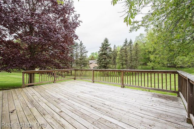 12909 Haven Drive, South Lyon, MI 48178