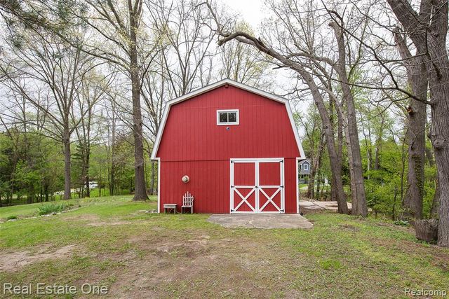 12909 Haven Drive, South Lyon, MI 48178