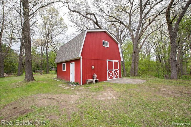 12909 Haven Drive, South Lyon, MI 48178